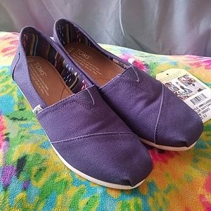 Classic Toms size 6.5 FRESH OUT THE BOX